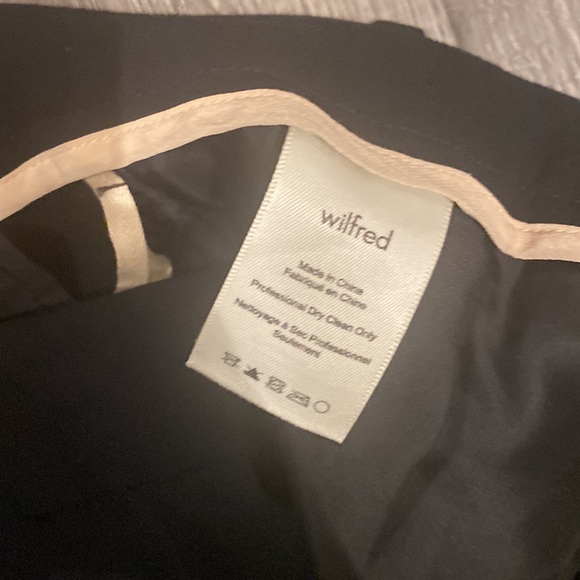 Pants wide leg Wilfred perfect condition (too small for me ) - Picture 5 of 5